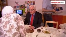 Almanya Dışişleri Bakanı Steinmeier, Suriyeli ailenin misafiri oldu -