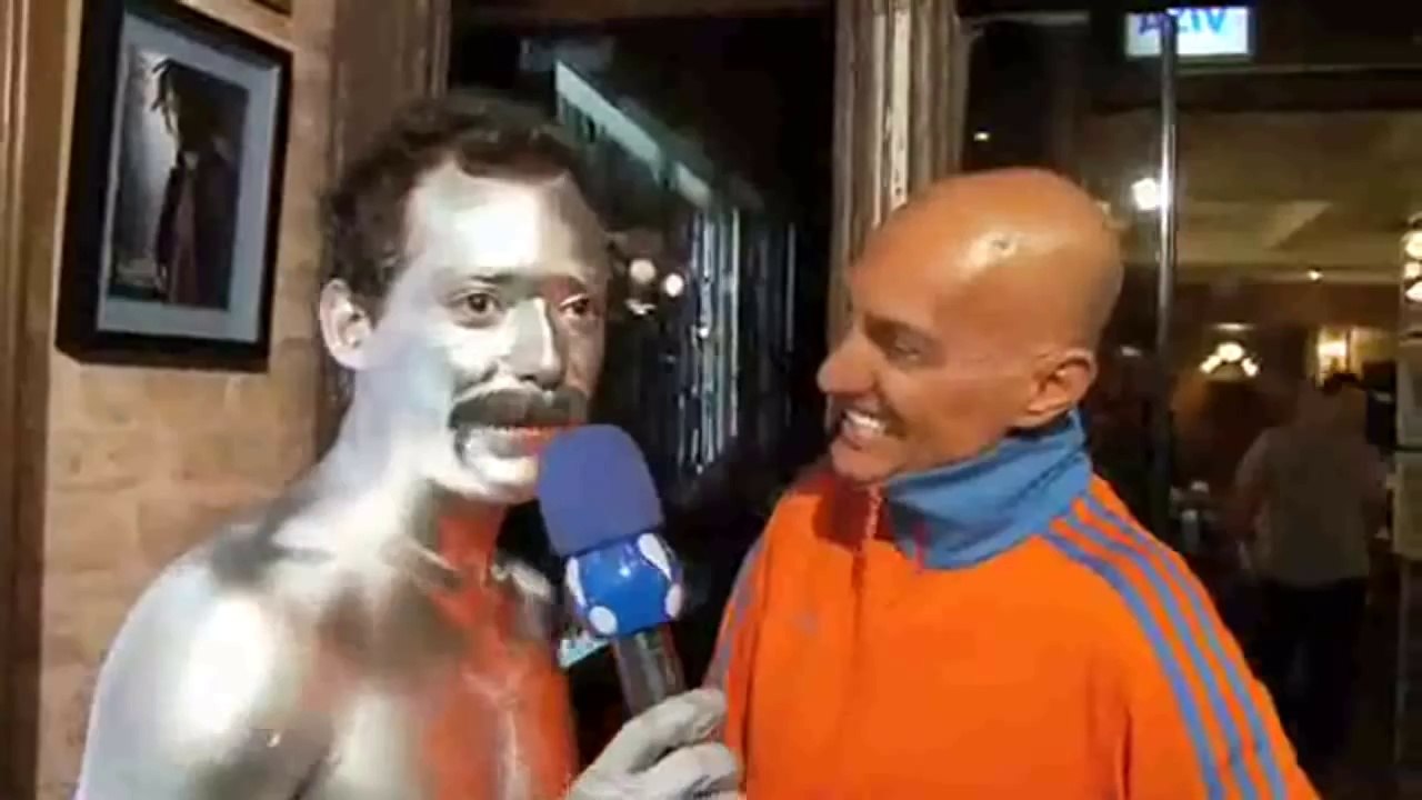 Freddie Mercury Prateado Beijo na boca Amin Kader