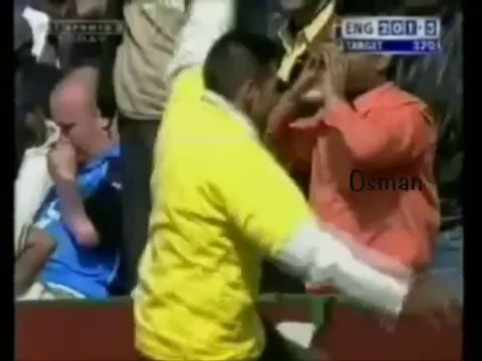 Waqar Younis sends Thorpe's off stump cartwheeling. - YouTube