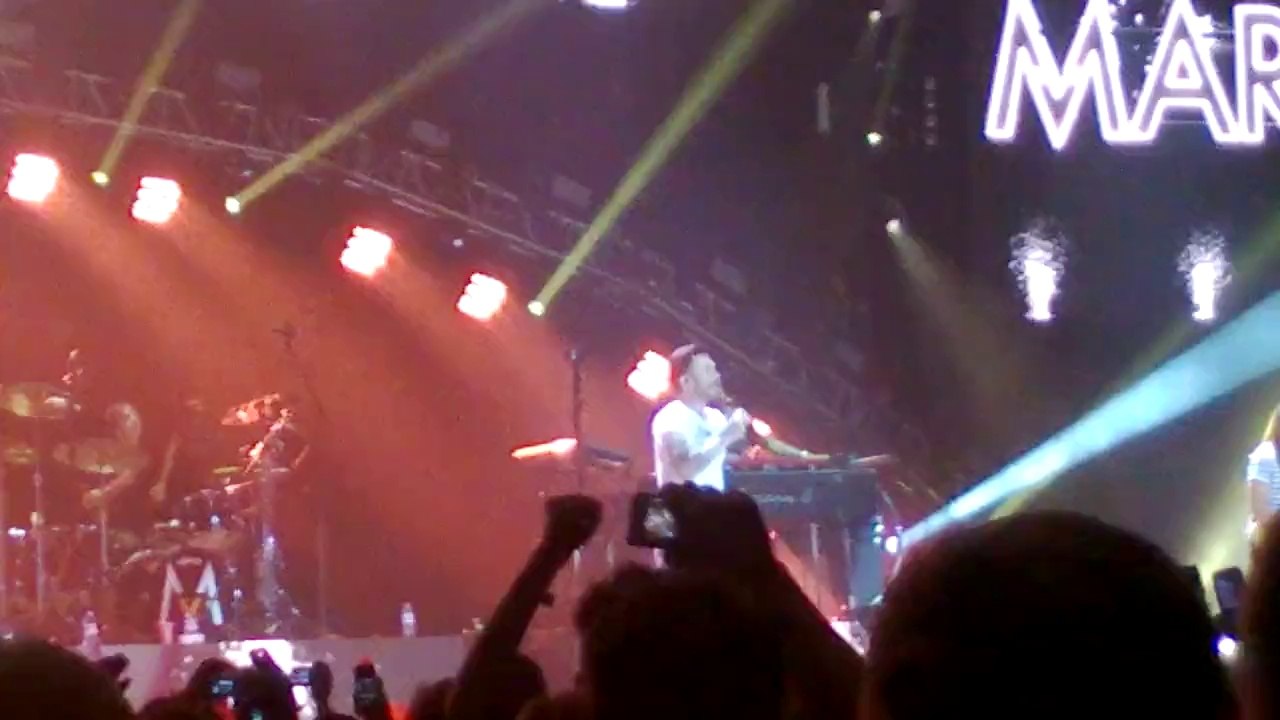 Maroon 5 - Moves Like Jagger