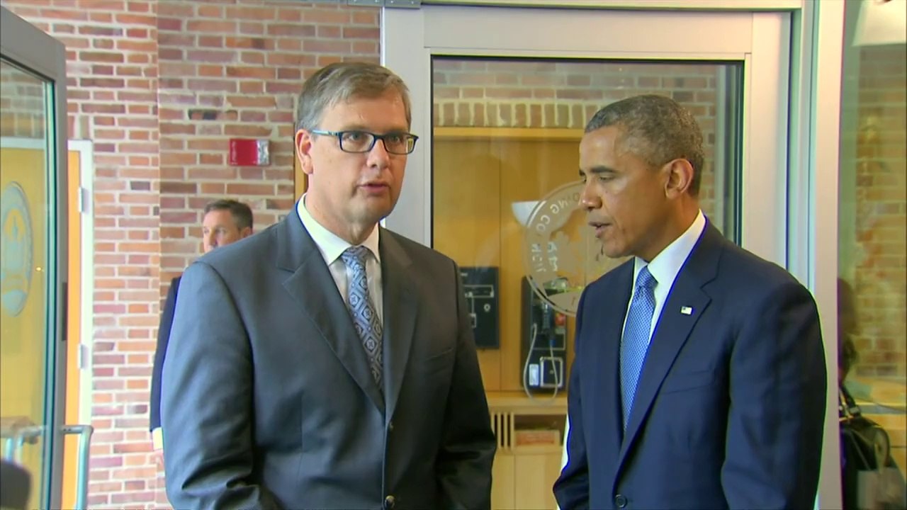 Obama visita embaixada da Holanda