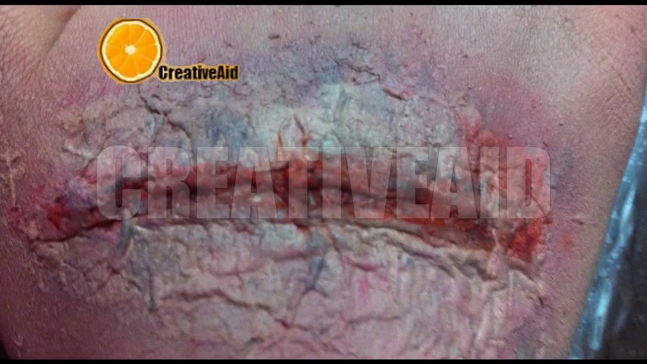 بطريقة سهلة وسريعة تعلم كيف تتم صناعة الجروح والحروق في السينماHow to Make a Fake Wound