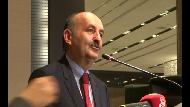 Sağlık Bakanı Mehmet Müezzinoğlu, Türk Hava Yolları'nın (THY) Selanik'te düzenlediği iftara katıldı.