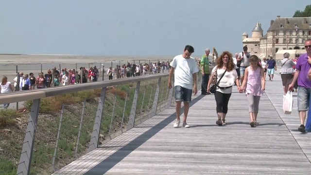 Le Mont-Saint-Michel se dote d'un pont-passerelle