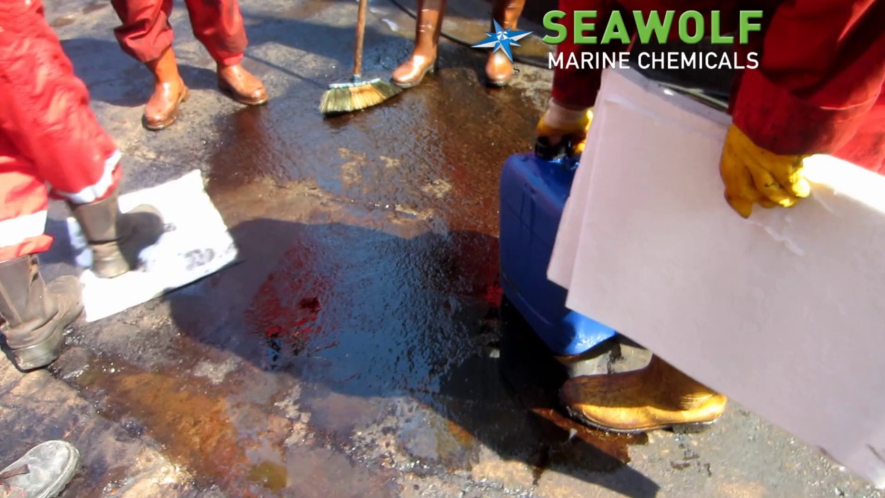 Fuel Port Cleaning With DG05 – Environmental Cleaner Degreaser