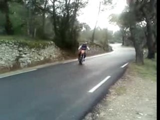 ROUTE Mouyé -- vive les pneus !!!!