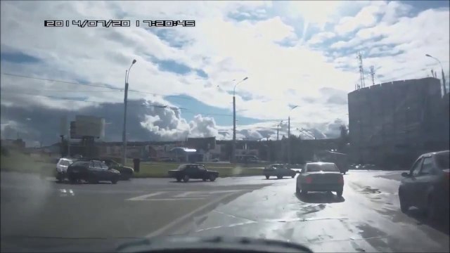 Pire chauffeurs du monde : Compilation de crash en voiture!