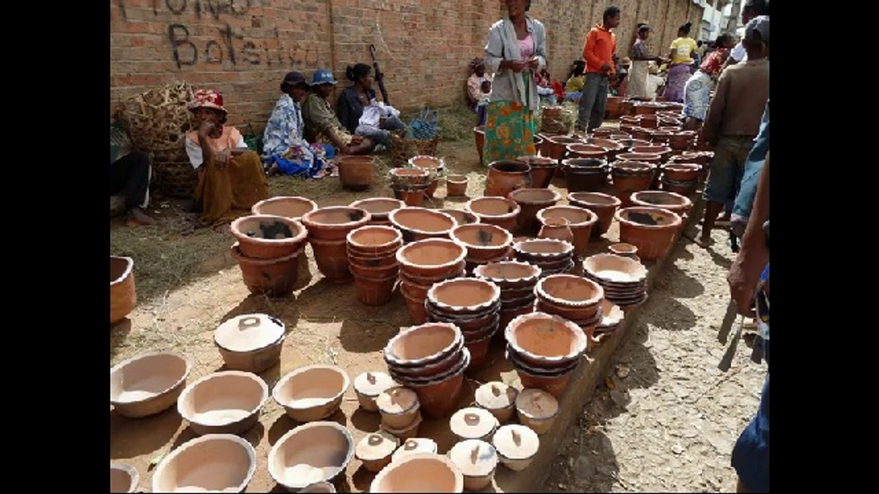travail de la poterie à madagascar