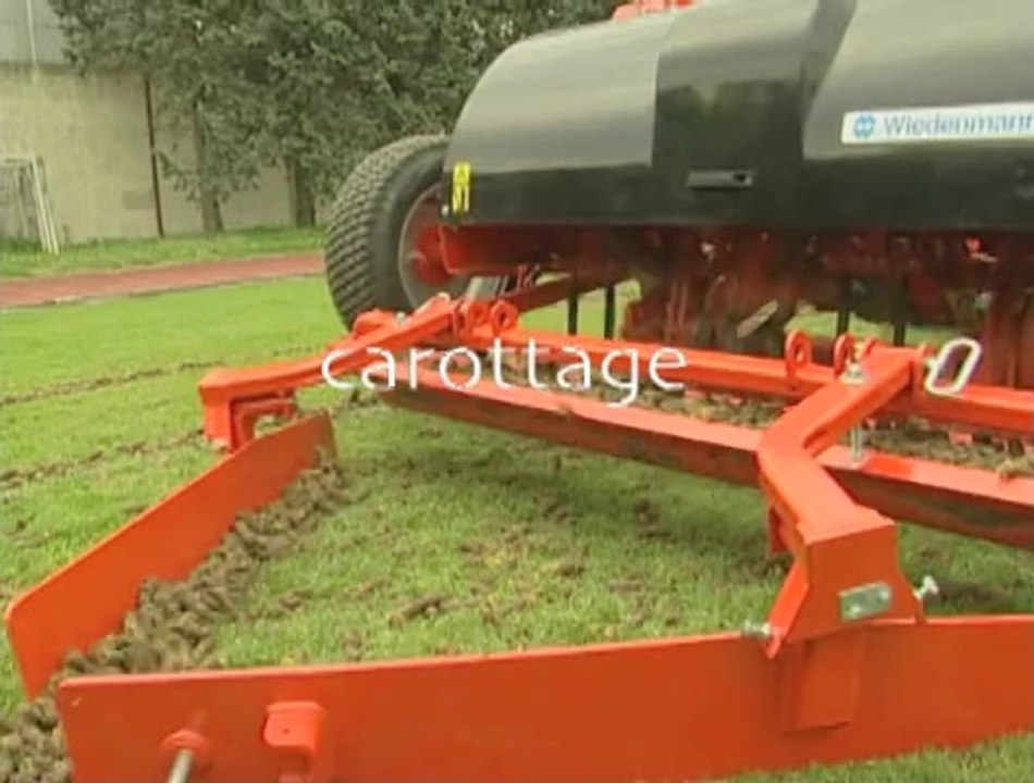 Entretien des pelouses de terrains de sports