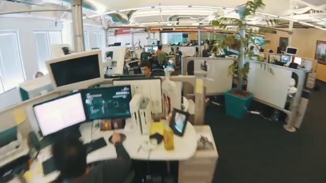 Call of Duty :  Advanced Warfare - Afrojack Visits Sledgehammer Games