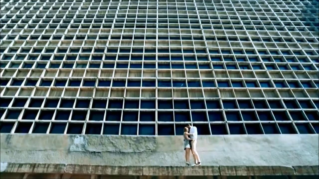 Превод! Giorgos Giannias - Достатъчно ми е да имам теб