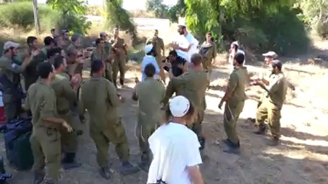 Hallel de las FDI antes de que fueran atacados con bombas por los terroristas de Hamas