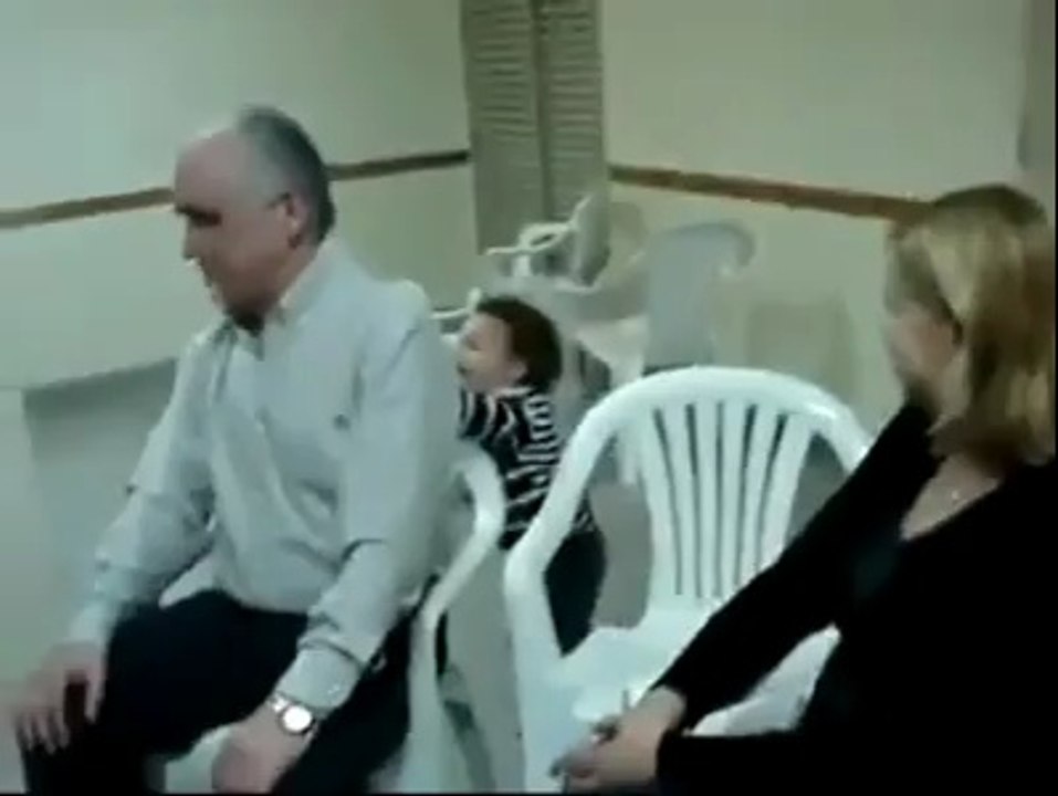 ھاھاھا شرارتی بچہ