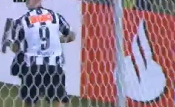 GOL de Diego Tardelli de penal. Atlético Mineiro 1-0 Lanús (Global 2-0)