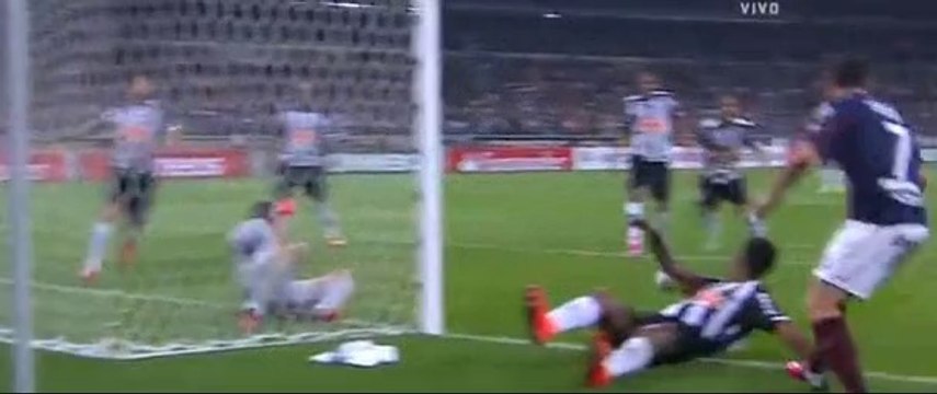 GOL de Santiago El Tanque Silva. Atlético Mineiro 1-2 Lanús (Global 2-2).