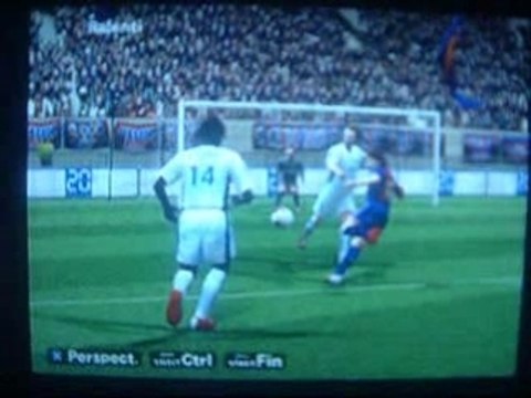 reprise de volée messi magnifique pes6