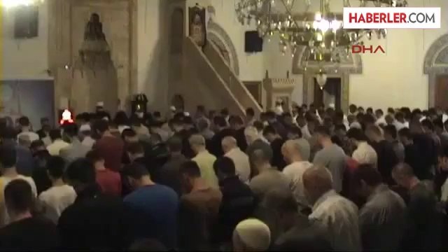 Kadir Gecesi'nde Kosovada'ki Camiler Dolup Taştı