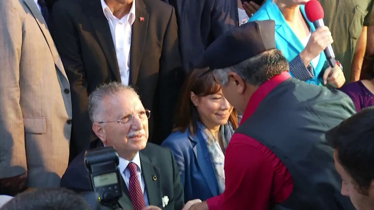 Ekmek için Ekmeleddin