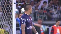 Ayala  encobrindo o goleiro Marchesín/ Gol contra ( Atlético-MG 4-3  Lanús)