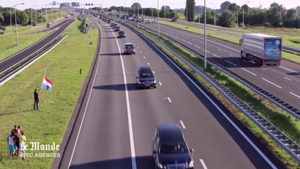 Vol MH 17 : effroyable longueur du cortège funèbre