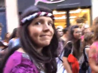"Visite officielle avec parade du Président Grolandais Salengro à Toulouse" (2013) de Gérard Courant
