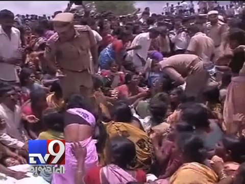 School bus collides with train at unmanned crossing, 25 children killed - Tv9 Gujarati