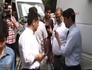 Bir polis daha teslim oldu