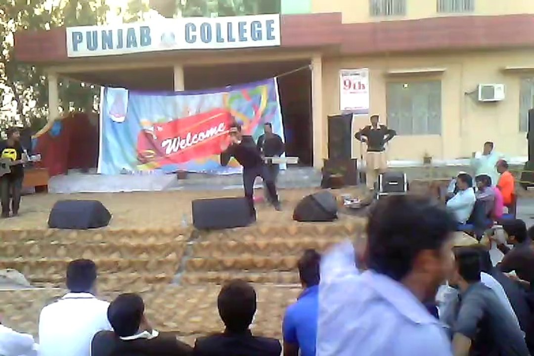 Angreji beat te song by Falak shabir in Mandi bhauddin
