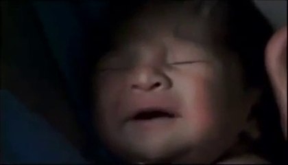 Mãe Traz Seu Bebê De Volta À Vida Após Abraço Cheio De Amor E Carinho