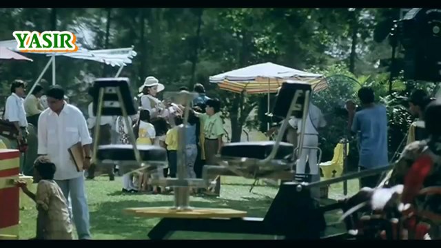 Dil Kehta Hai - Kumar Sanu, Alka Yagnik - Akele Hum Akele Tum (1995)