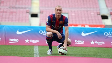 Jérémy Mathieu, en el vestuario y en el césped del Camp Nou