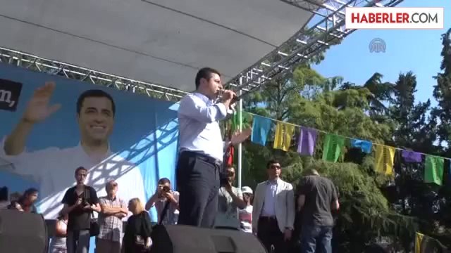 Demirtaş: Bizi koruyacak bir arada tutacak şey teklik değil birliktir'' -