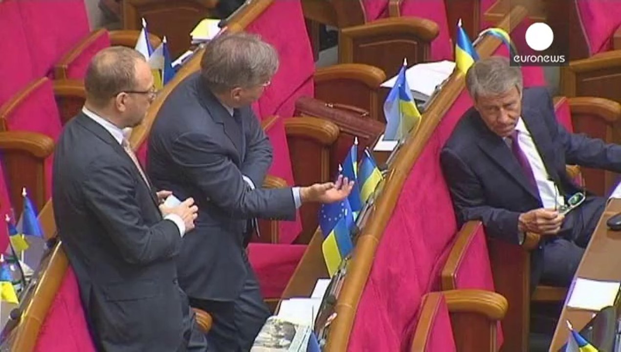 Yatseniuk dimite