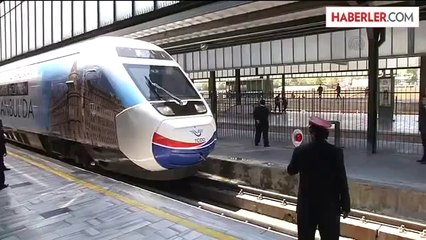 Başbakan Erdoğan YHT ile Eskişehir'e gitti -