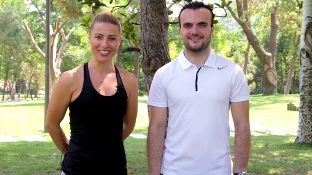 Yan Karın Kaslarını Çalıştırmak için Heel Touch Crunch - Her Yerde Spor