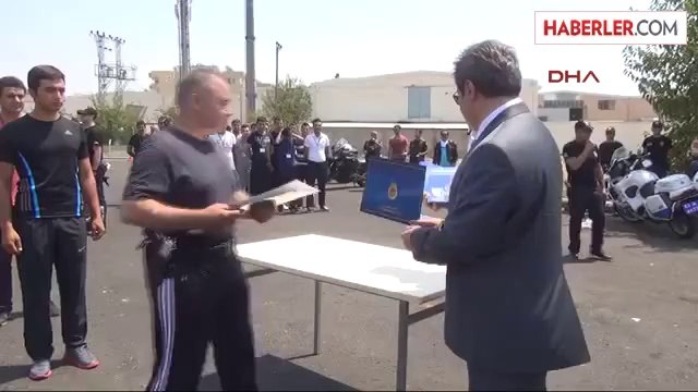 Şanlıurfa'da Eğitimini Tamamlayan 32 Polise Sertifika Verildi