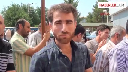 Atm'yi Kullanamayanlara PTT Şube Müdürü Yardım Etti