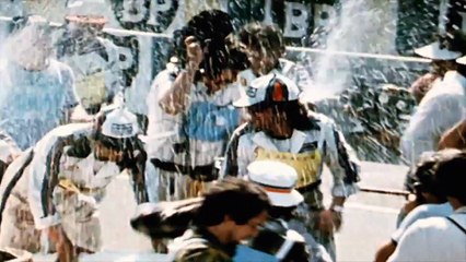 Marc Webber s'amuse avec le nouveau Porsche Cayenne