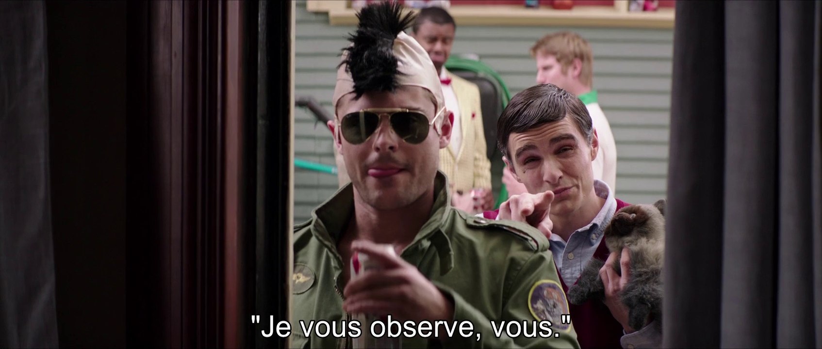 Nos Pires Voisins / Extrait 2 VOST « Soirée Robert De Niro chez Delta Psi » [Au cinéma le 6 août]