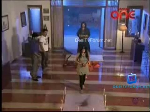Haunted Nights - Kaun Hai Woh 25th July 2014 Video Watch