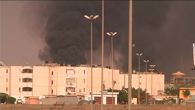 Combats à Benghazi : d'épais nuages recouvrent la ville