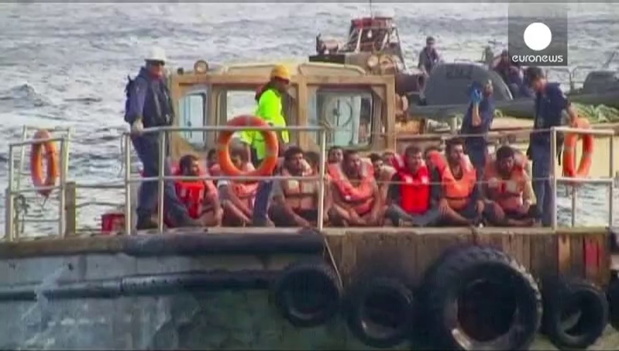 Australia: Llegan a tierra los 157 inmigrantes interceptados hace un mes en el mar