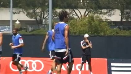 David Beckham asiste al entrenamiento del Real Madrid