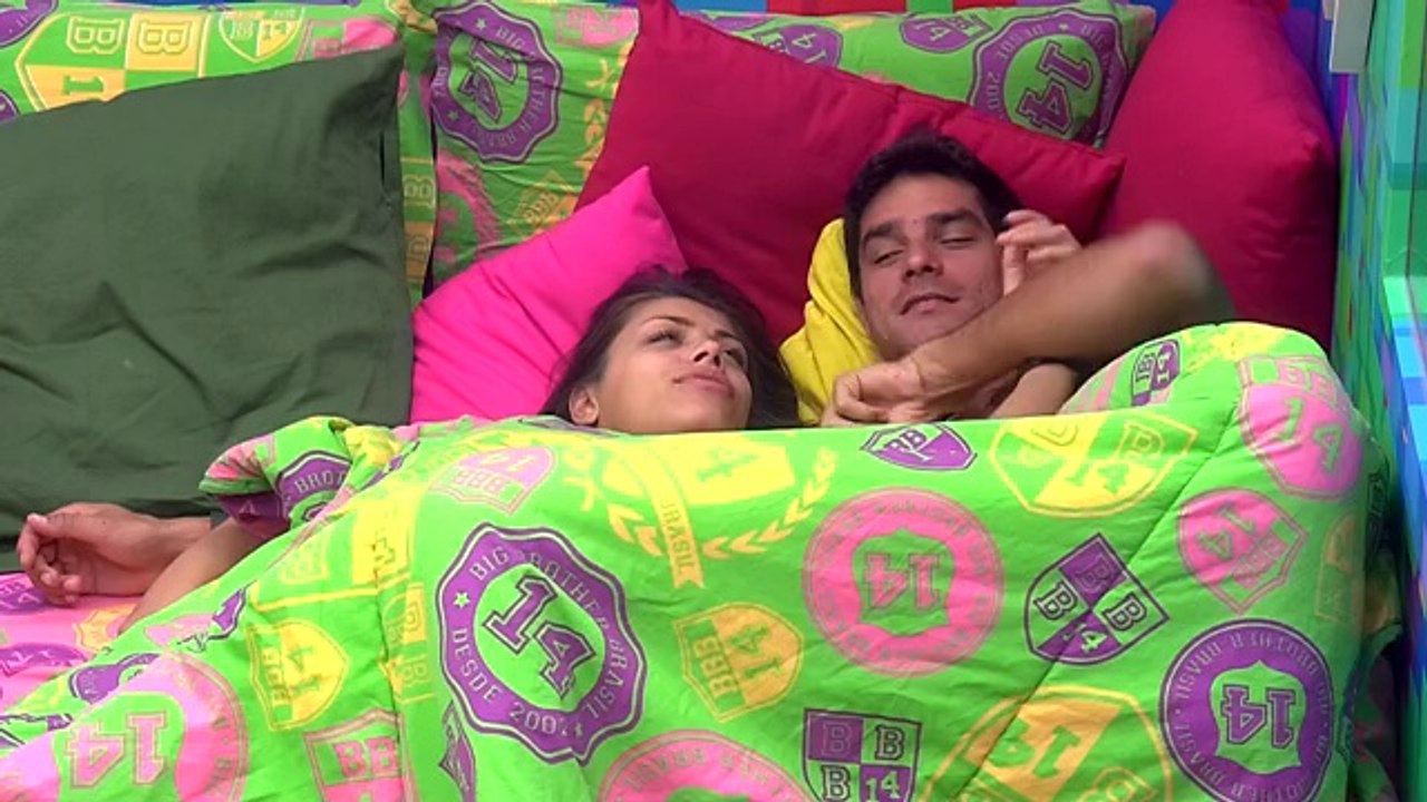 Diego sobre Franciele 'Ela que fica me agarrando de noite'