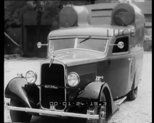 Nuovo furgone da proiezione cinematografica dellIstituto Luce per la propaganda agraria