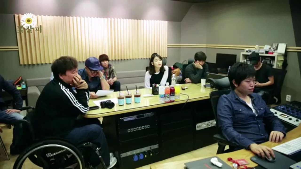 [BEHIND] IU(아이유) 레코딩 현장 메이킹 ('꽃갈피')