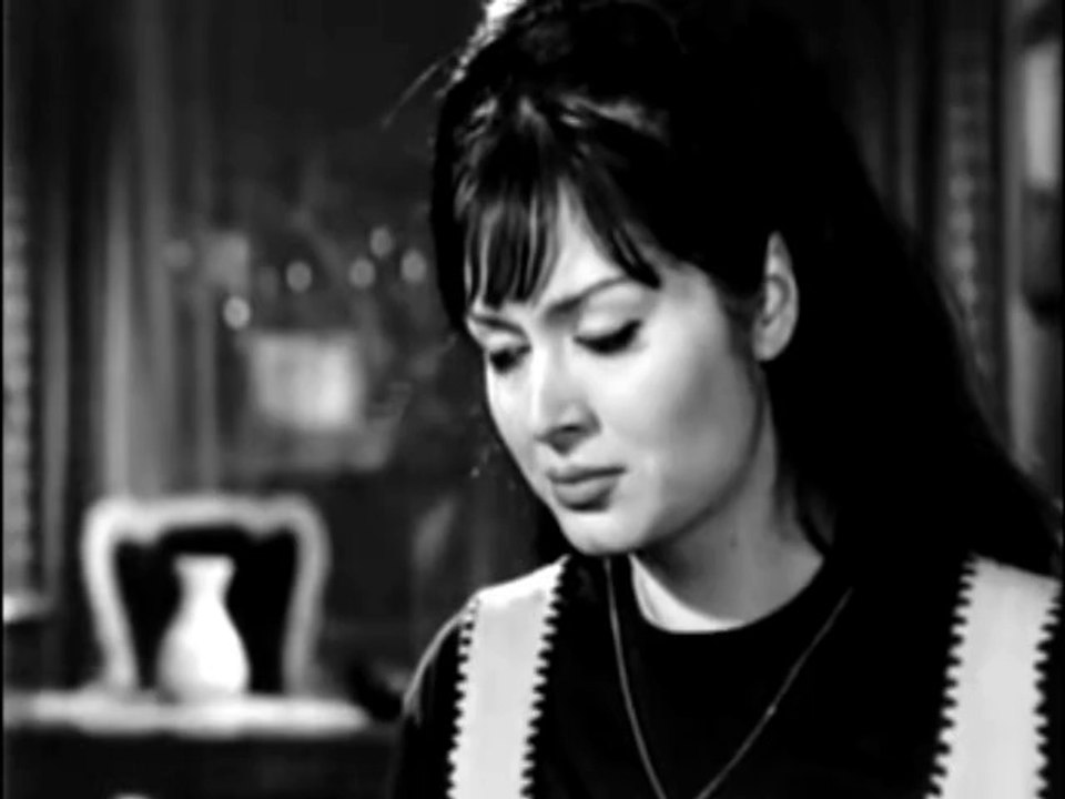 Aşkı Bekle Diyor Ah Kalbim - Zeki Müren (Türkan Şoray & Sadri Alışık)