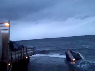 Truck recovery fail - Fails World