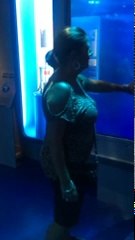 Büyükanneyi Popo Üstü Oturtan Köpek Balığı Şakası