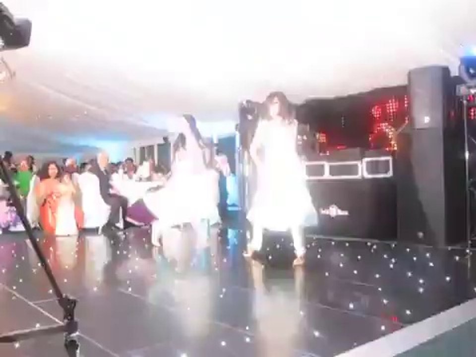 Mumbai Girls Dance in Meera's Wedding